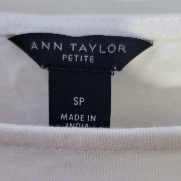 Ann Taylor Embroidered Flower design long sleeve Blouse Size SP Petite - Picture 2 of 3